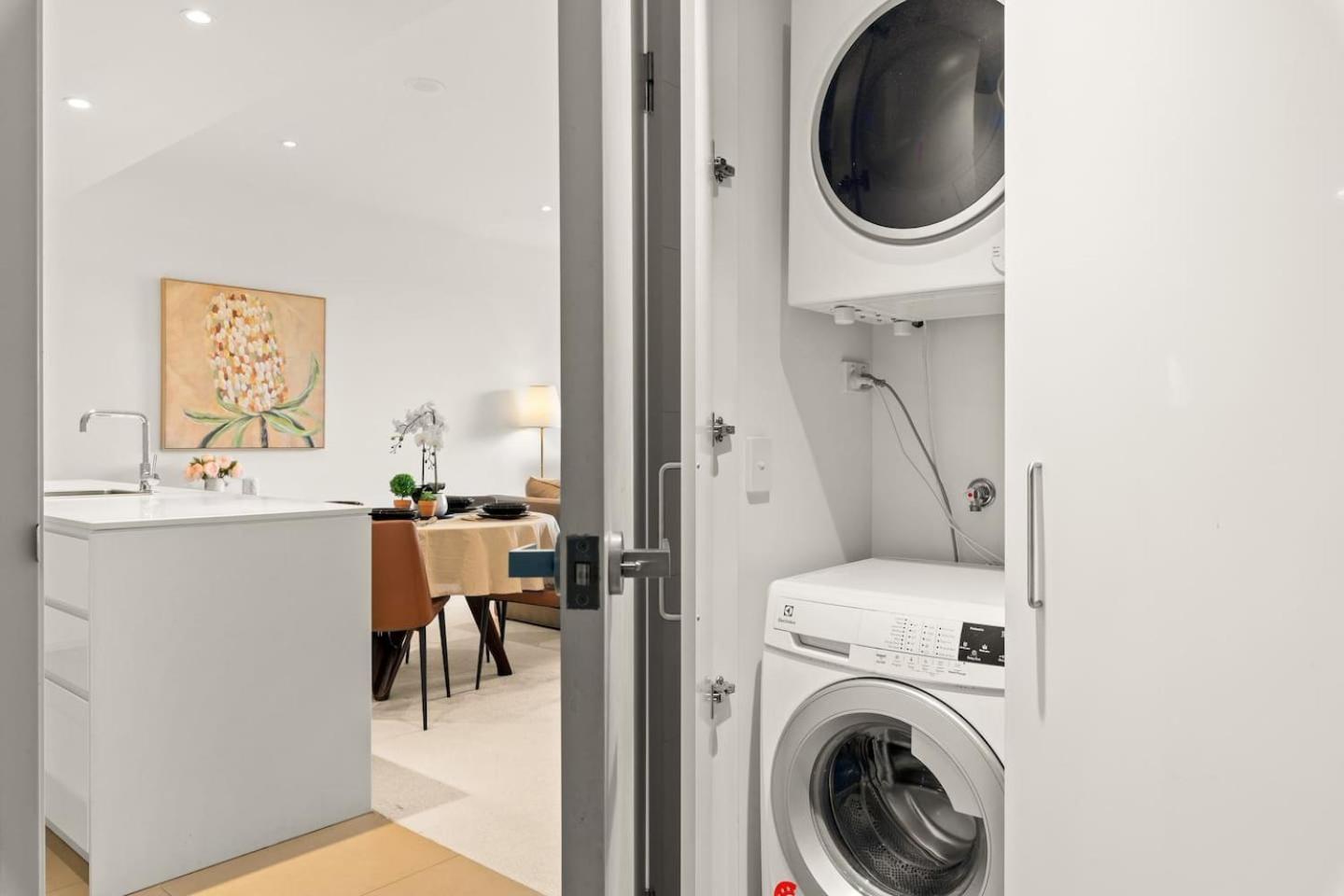 Saunders Sunbeam - Live The Macquarie Lifestyle Apartment